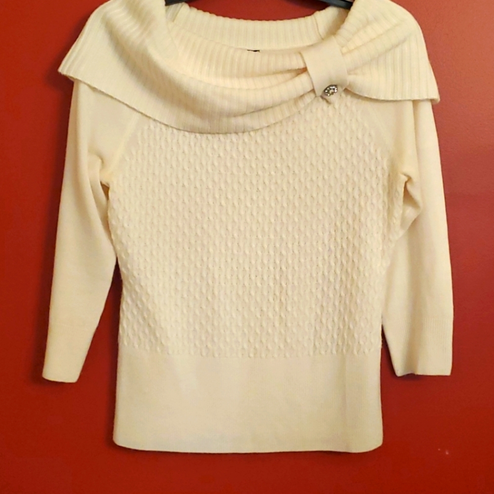 2B Bebe White Textured Cowel Neck Sweater
